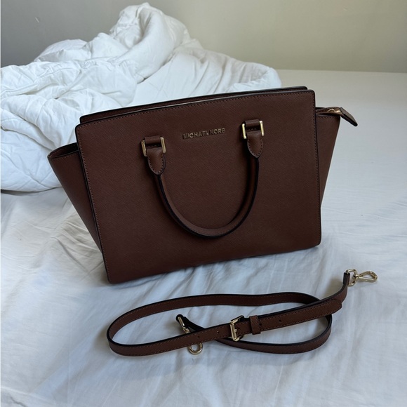 Michael Kors Selma Saffiano Tan/Brown Leather Bag - Picture 3 of 6